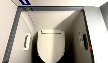 Constipated Man Sues United Airlines Over Bathroom Fiasco