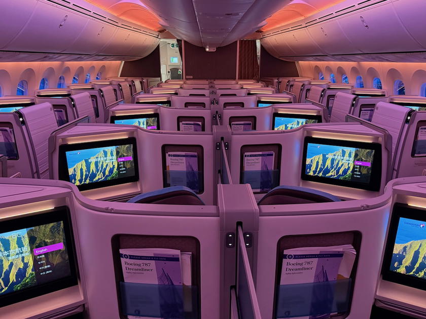Hawaiian Airlines Boeing 787 first class cabin seat