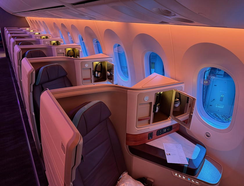 First class cabin on a Hawaiian Airlines Boeing 787