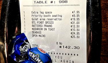 Hah: Restaurant Trolls Ryanair CEO, Adds Fees To Bill