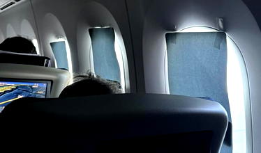 British Airways Boeing 787 Window Dimmers Glitch, Crew Gets Creative