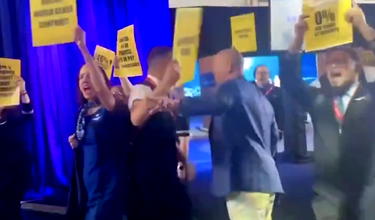 United Suspends Flight Attendants Who Protested At Media Event