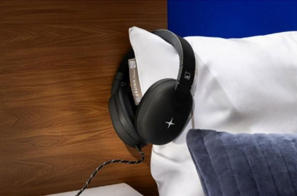 Good: United Provides Meridian Headphones In Polaris Enterprise Class