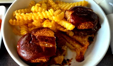 I Ordered American Airlines’ Sliders & Fries, Because Peer Pressure Is Real