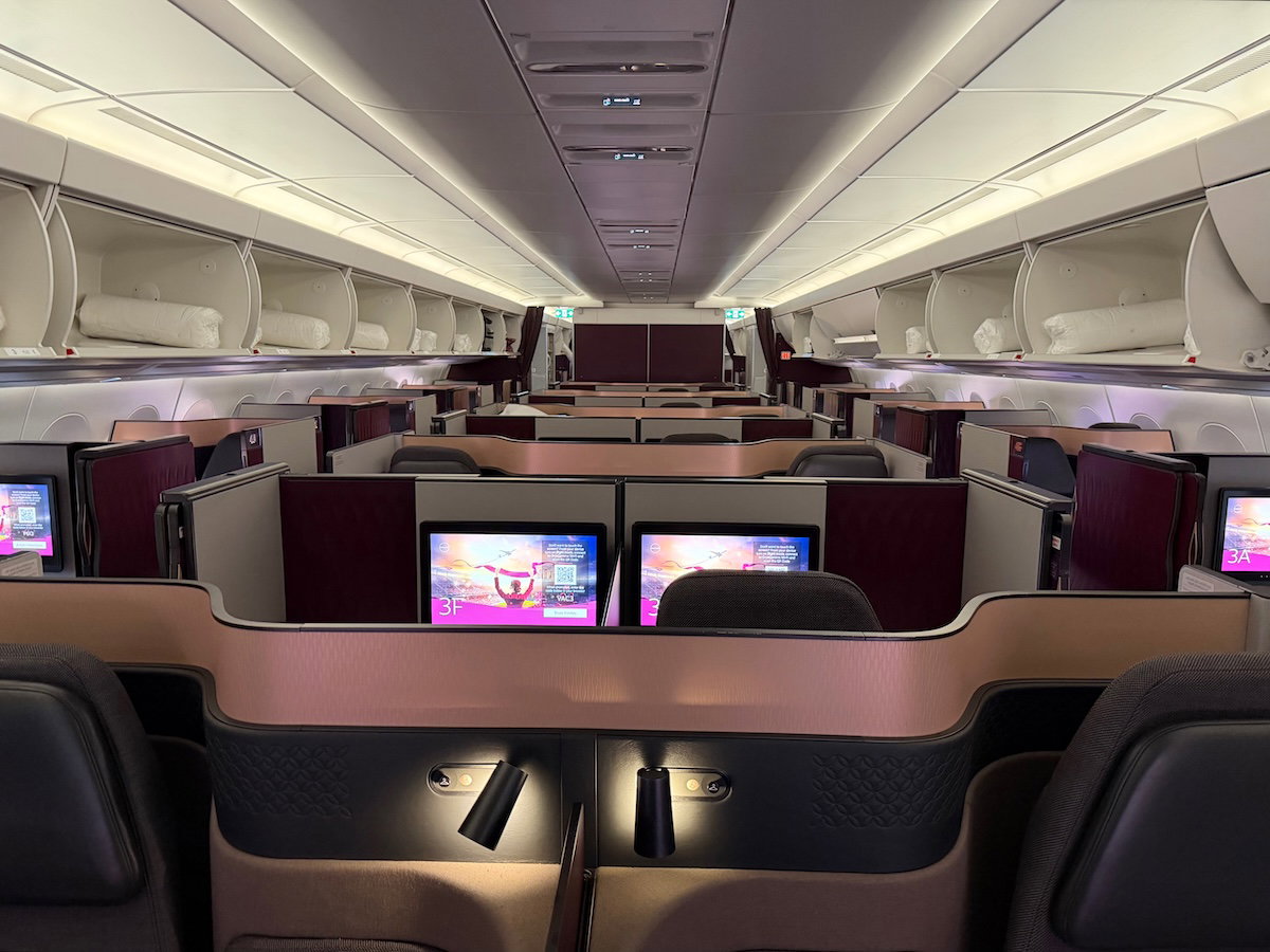 Review: Qatar Airways Qsuites Business Class Airbus A350 (MIA-DOH)