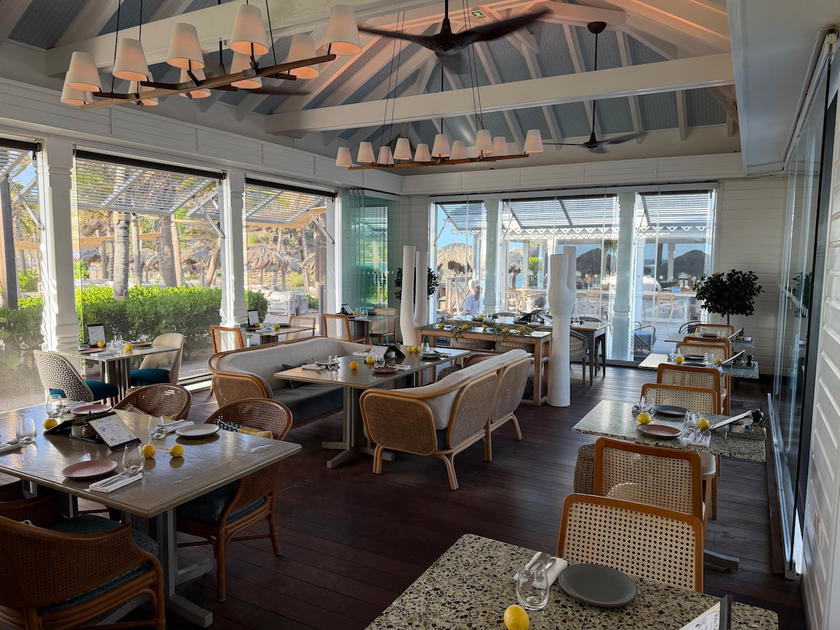 Restaurant dining area at Rosewood Le Guanahani St. Barth