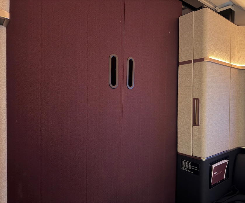 Floor-to-ceiling privacy door of the SWISS A350 first class double suite