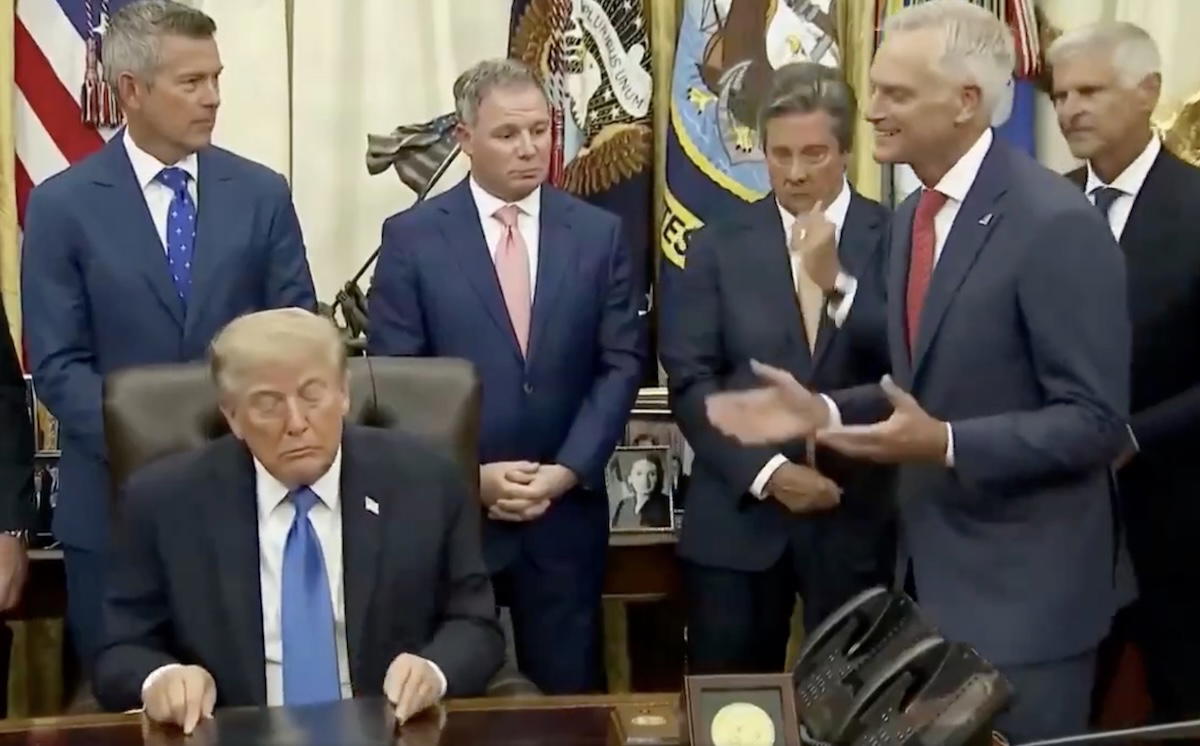 Why Is American Airlines Suddenly Sucking Up To President Trump?