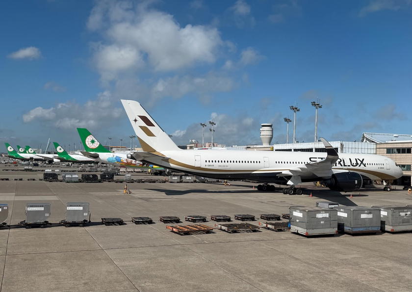 Lineup of aircraft on the tarmac at Taipei Taoyuan Airport