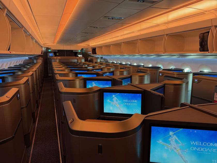 Another view of the Starlux A350-1000 first and business class cabin