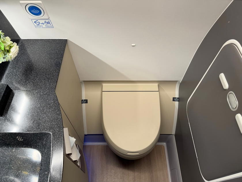 Interior of the forward first class lavatory on the Starlux A350
