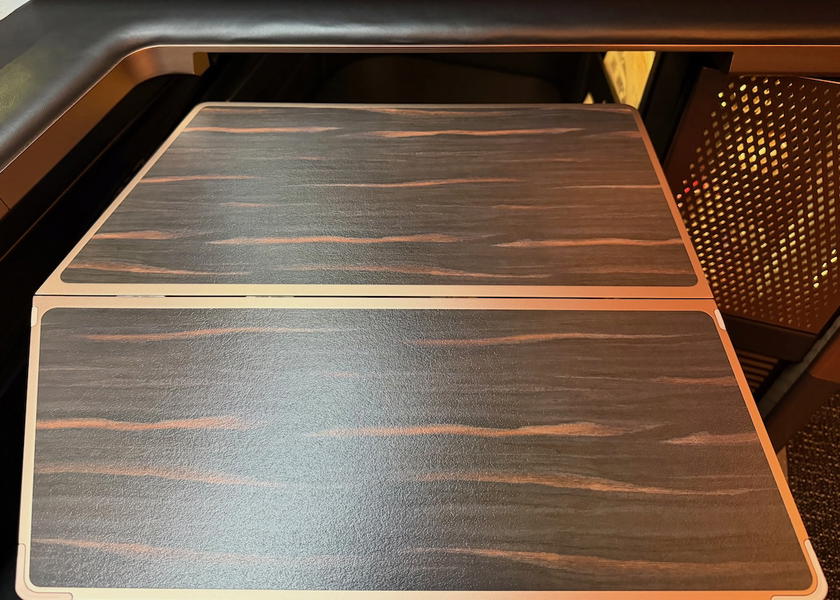 Tray table in Starlux Airlines first class on the A350