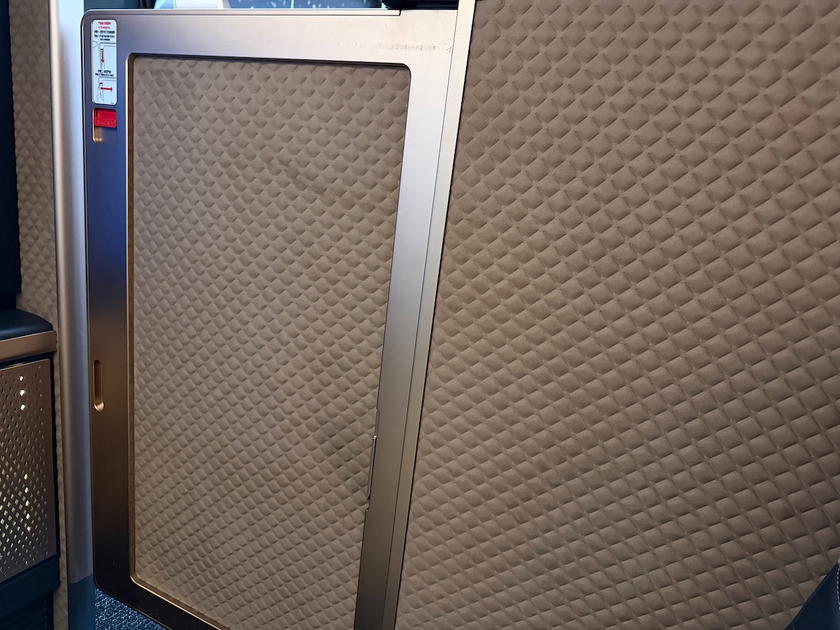 Door of the Starlux Airlines first class suite on the A350