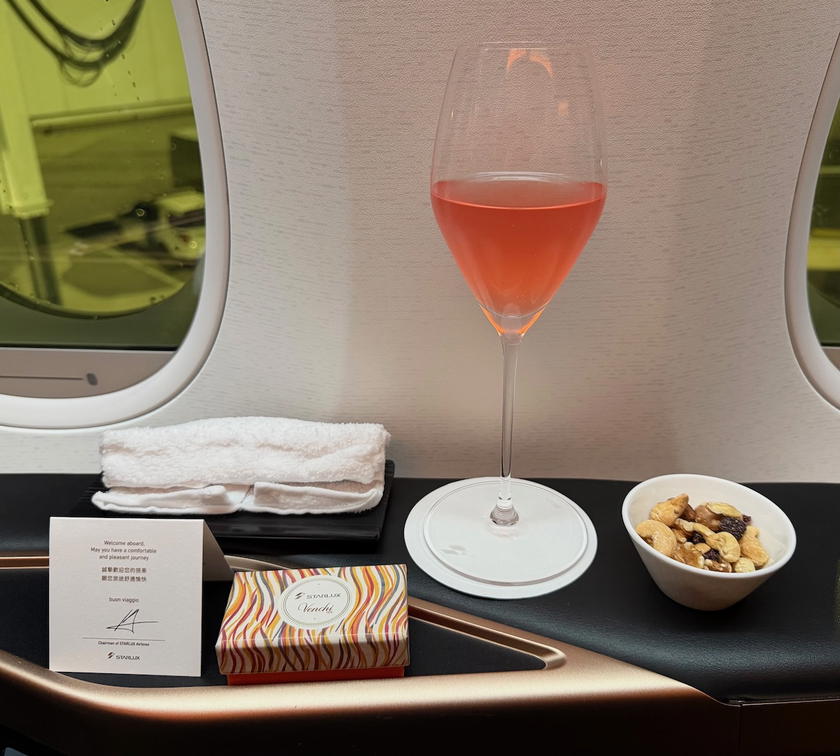 Pre-departure drink and snacks served in Starlux Airlines first class