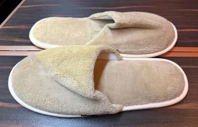 Slippers provided in Starlux Airlines first class