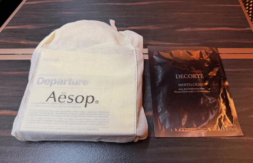 Noise-canceling headphones provided in Starlux Airlines first class