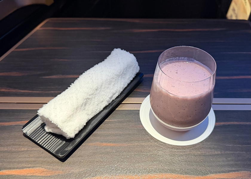 Smoothie served during Starlux Airlines A350 first class breakfast