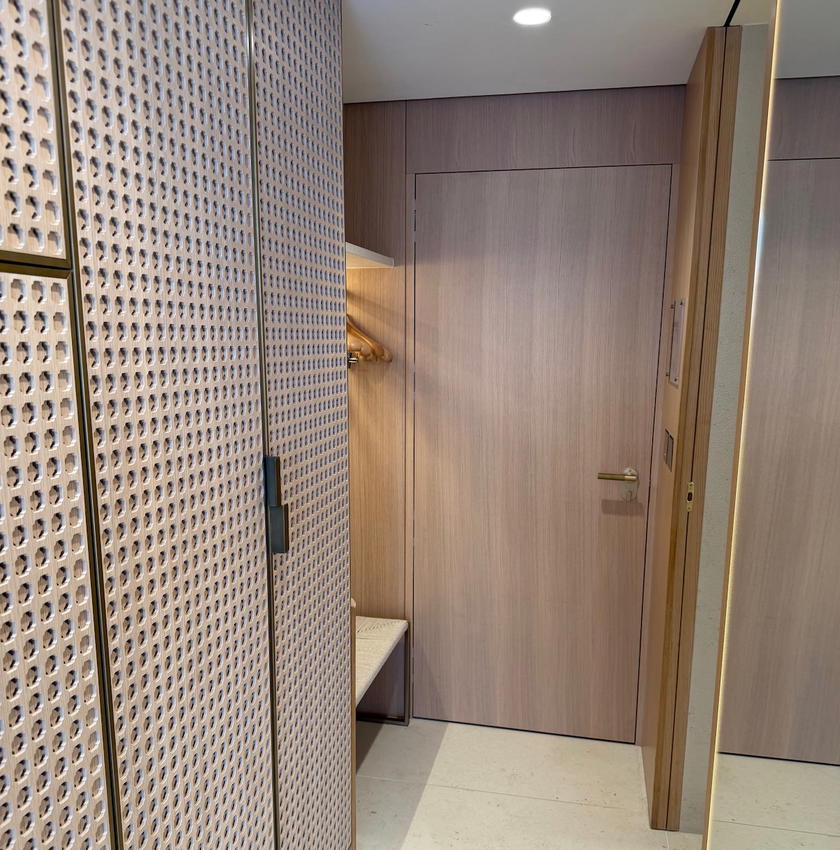 Entryway of a superior sea view room at Villa Dubrovnik with closet space