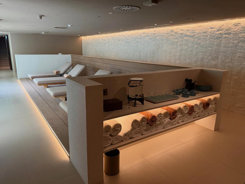 Relaxation seating area in the spa at Villa Dubrovnik