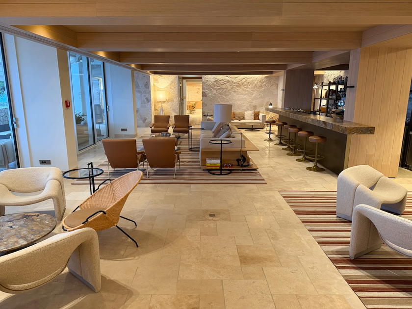 Indoor seating area at Libero Bar in Villa Dubrovnik