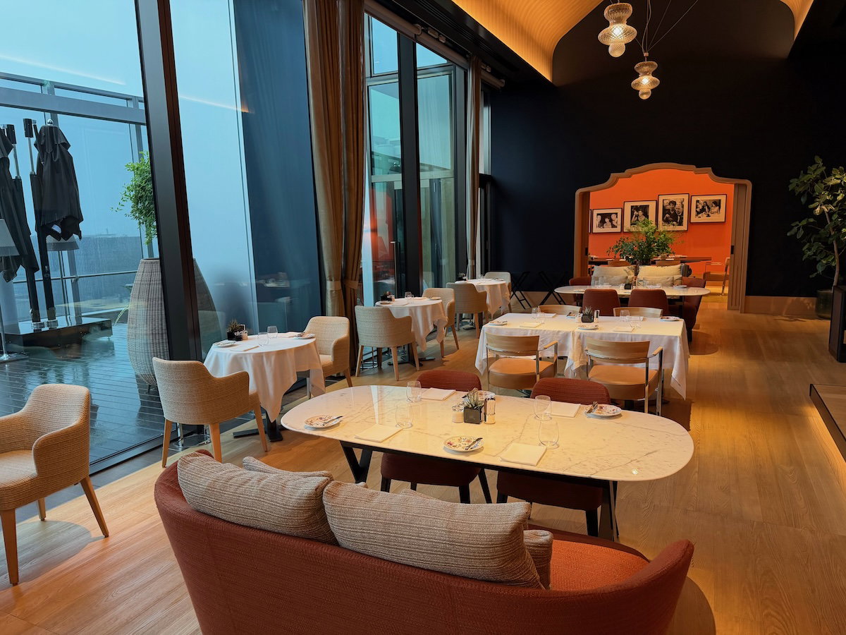 Tables set for service at Il Ristorante Niko Romito