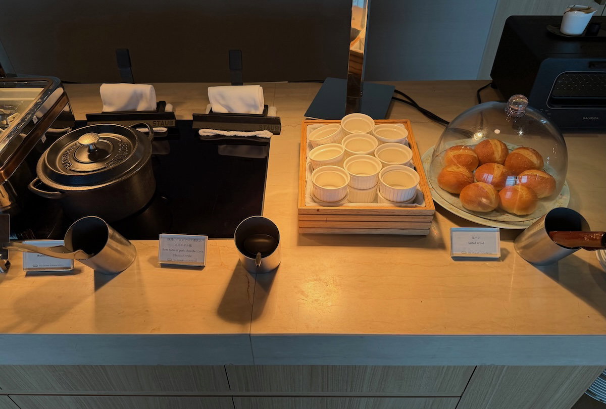 Evening buffet counter in the Specialty Salon
