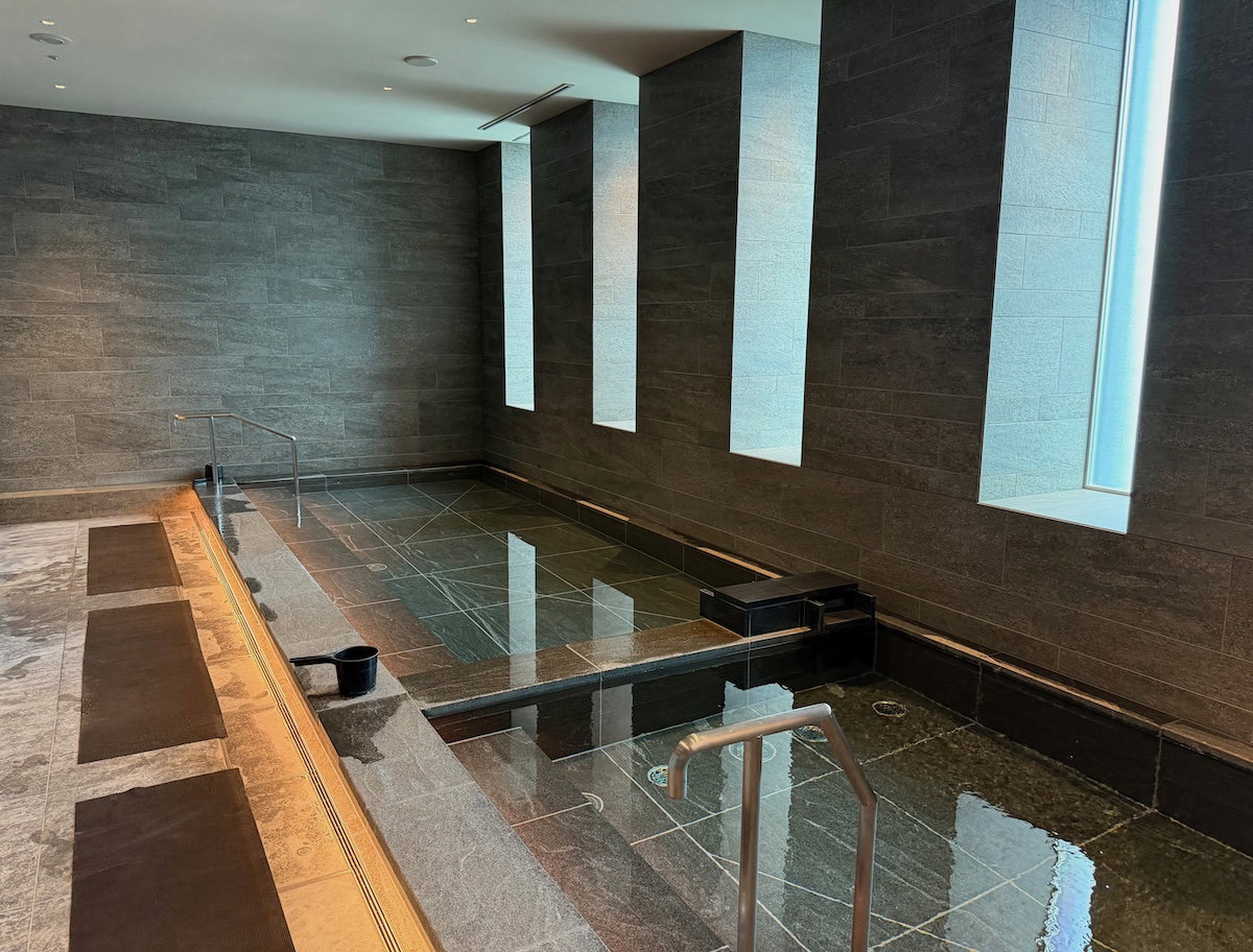 Hot baths in the Ofuro bathhouse at Osaka Station Hotel
