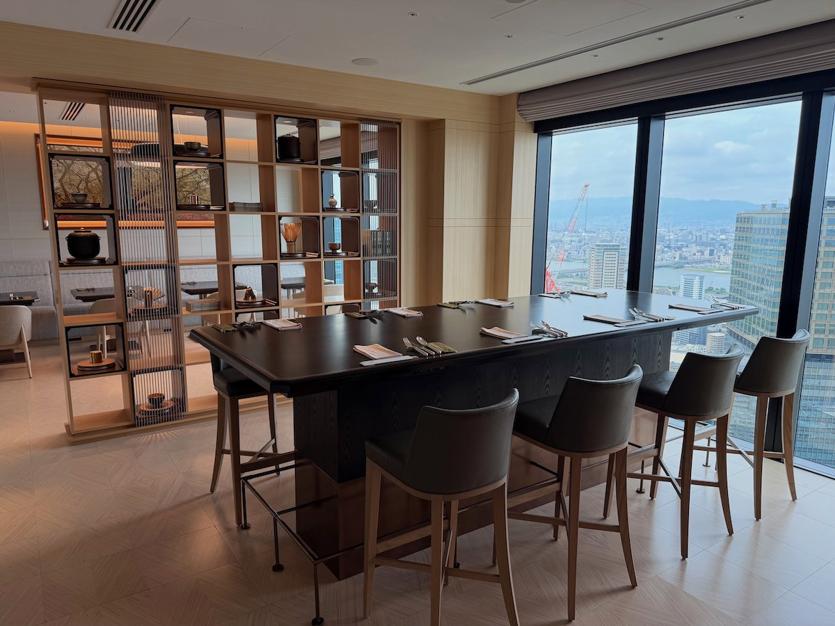 Osaka Station Hotel Specialty Salon club lounge