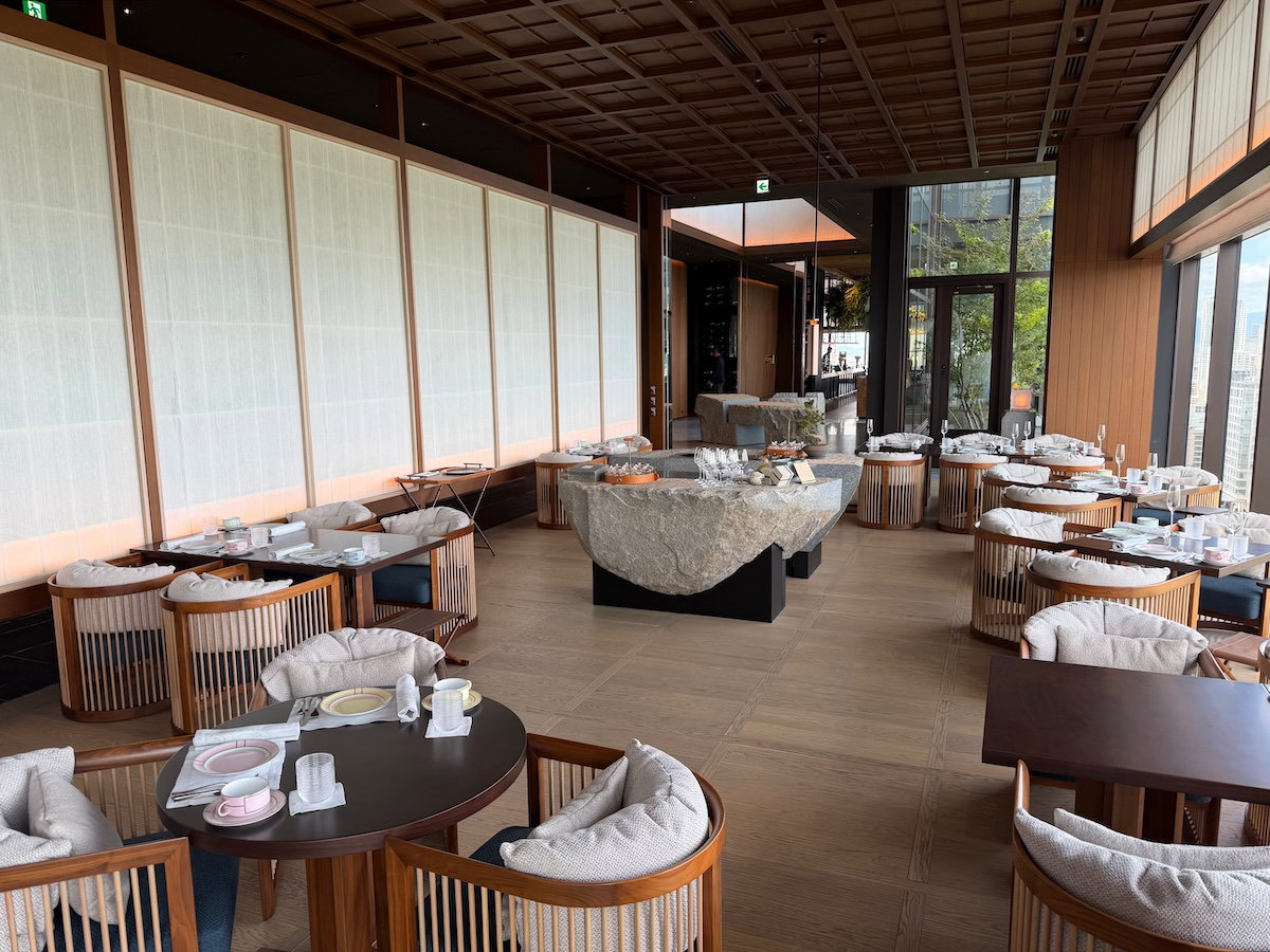 Tables and decor inside Nijiri tea lounge at Patina Osaka