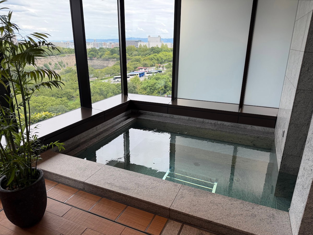Whirlpool in the pool area at Patina Osaka