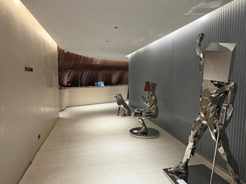 Entrance area and reception of the Philippine Airlines Mabuhay Lounge in Manila