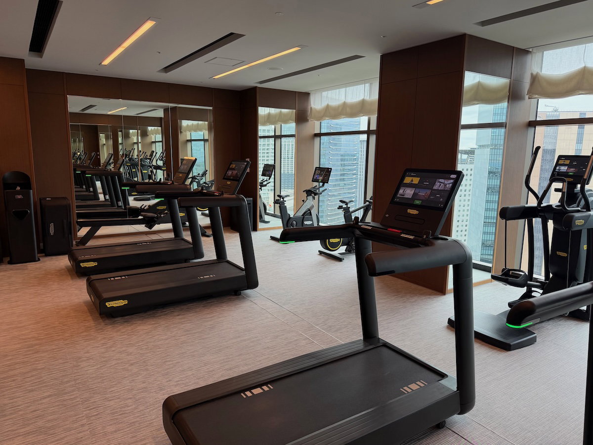 Weight equipment in the Waldorf Astoria Osaka gym