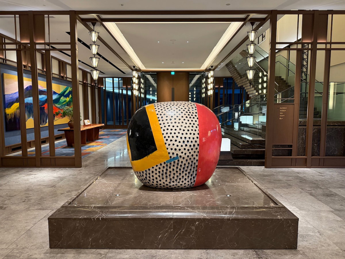 Ground level lobby area with seating at the Waldorf Astoria Osaka